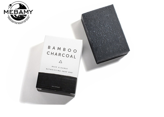 Le savon Handcrafted naturel de charbon de bois en bambou activé par noir nettoient profondément la détoxication