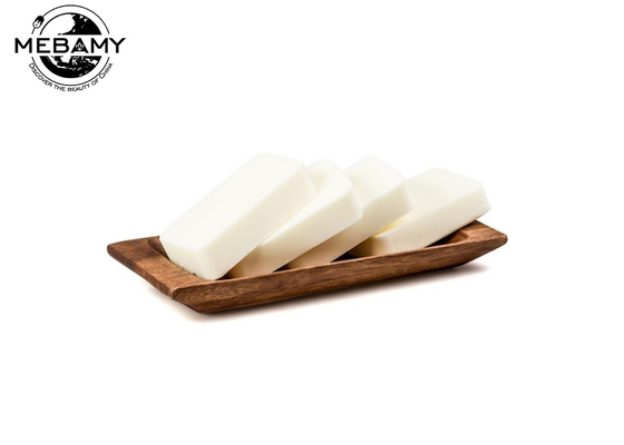 La barre solide calmante de savon de shampooing faite main contient des protéines pour les cheveux/peau